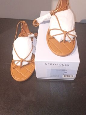 AEROSOLES Women's Tan Strappy Flat Sandals